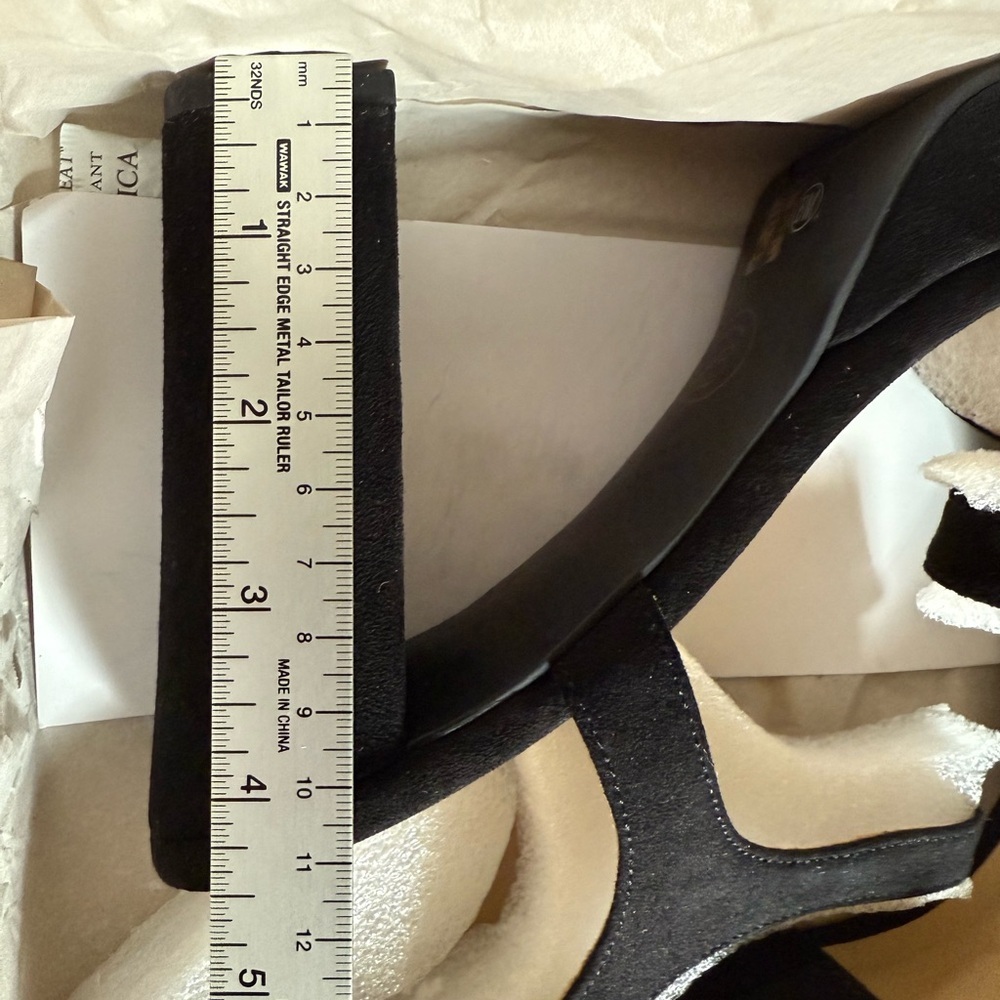 Chinese Laundry Black Block Heel Sandals - Picture 3 of 3